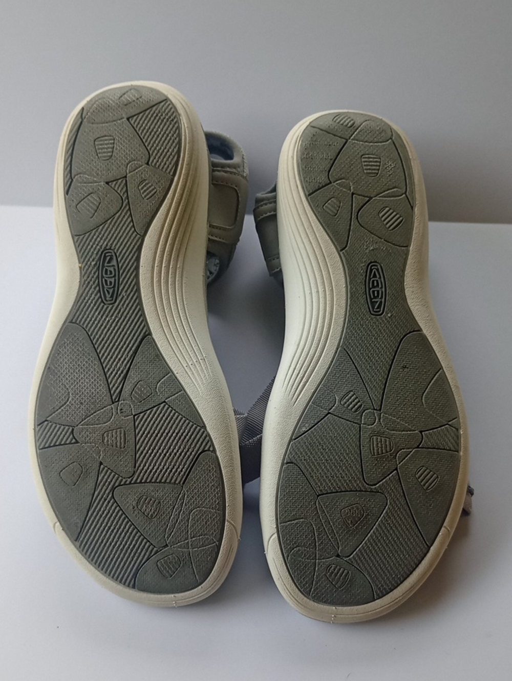 Size 10 Keen Maya Gray Strap Sandals Waterproof Hiking Trekking Travel Swimming - Picture 8 of 10